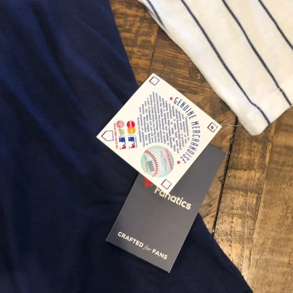 🔥3$20!Fanatics Detroit Tigers Pinstripe Tee - Picture 3 of 6